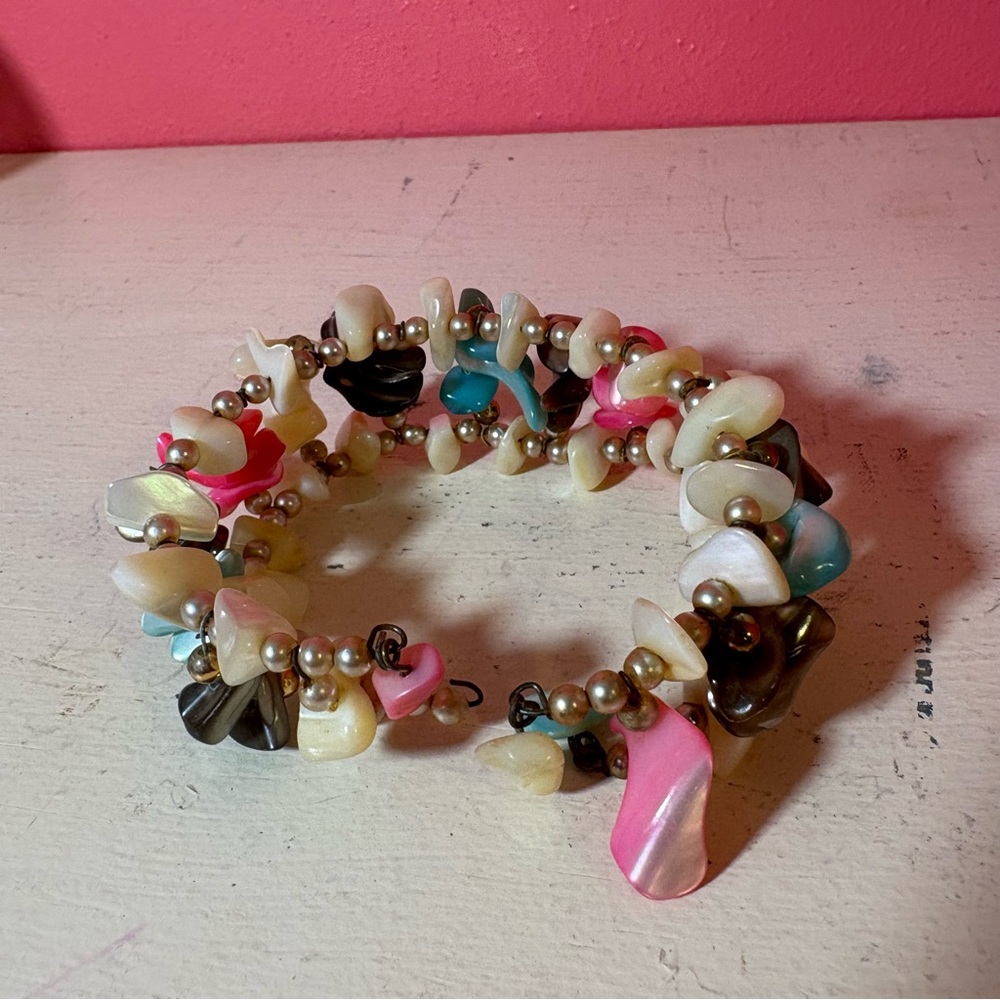 Vintage Colorful Beaded Women's Shell Bracelet Mother of Pearl Made in Japan GUC - Picture 2 of 6